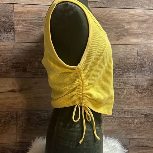 Emerette Ladies Yellow Crop Tank Top - Picture 2 of 4